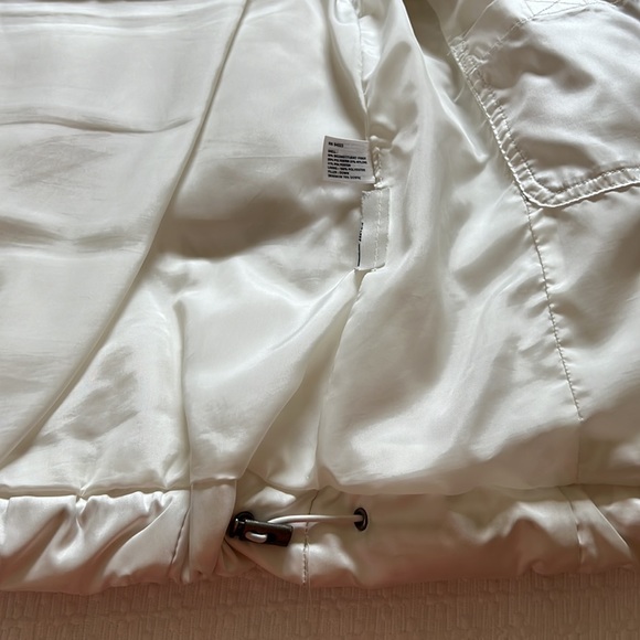 Gap Puffer Vest with snaps and zipper - Picture 3 of 5